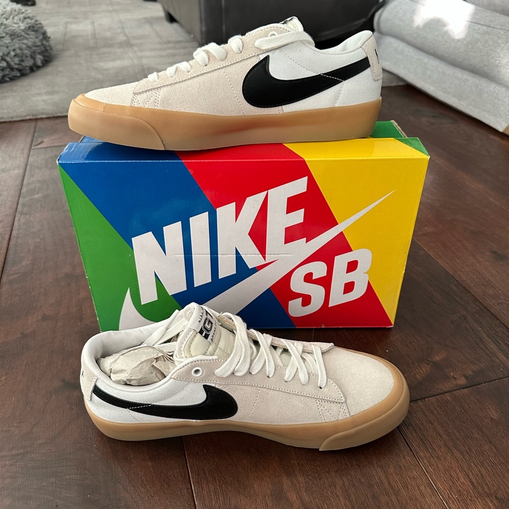 Nike SB Men's White and Black Sneakers NIB
